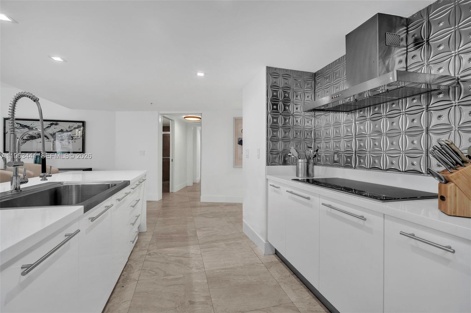 ST TROPEZ ON THE BAY II C - Residential