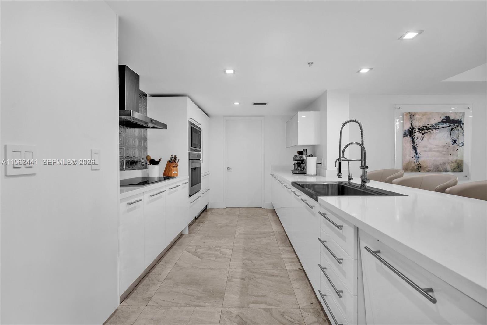 ST TROPEZ ON THE BAY II C - Residential