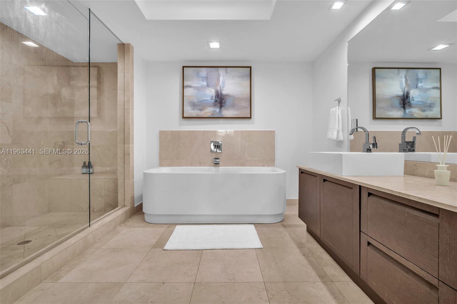 ST TROPEZ ON THE BAY II C - Residential