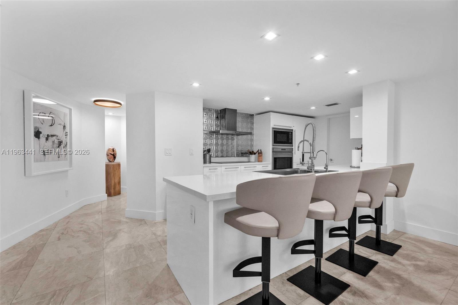 ST TROPEZ ON THE BAY II C - Residential