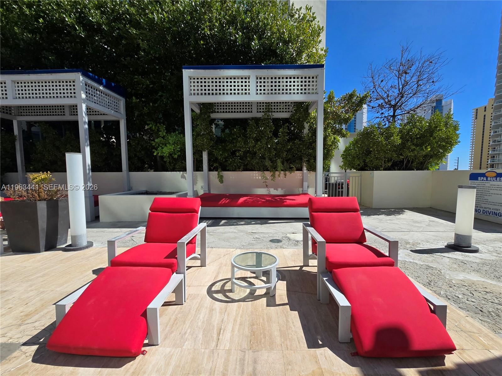 ST TROPEZ ON THE BAY II C - Residential