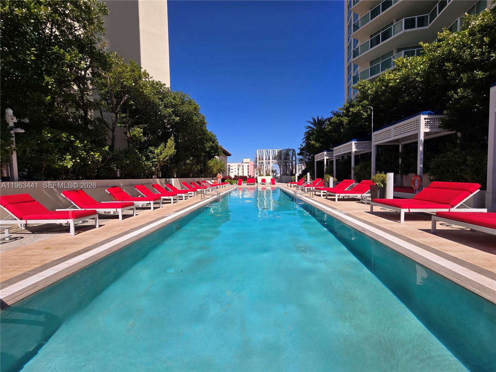 ST TROPEZ ON THE BAY II C - Residential