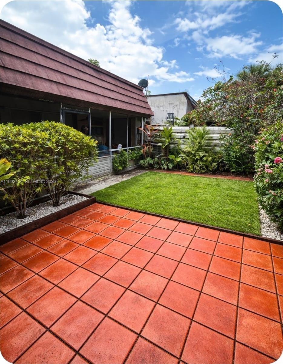 MIAMI LAKES LAKE HILDA TO - Residential