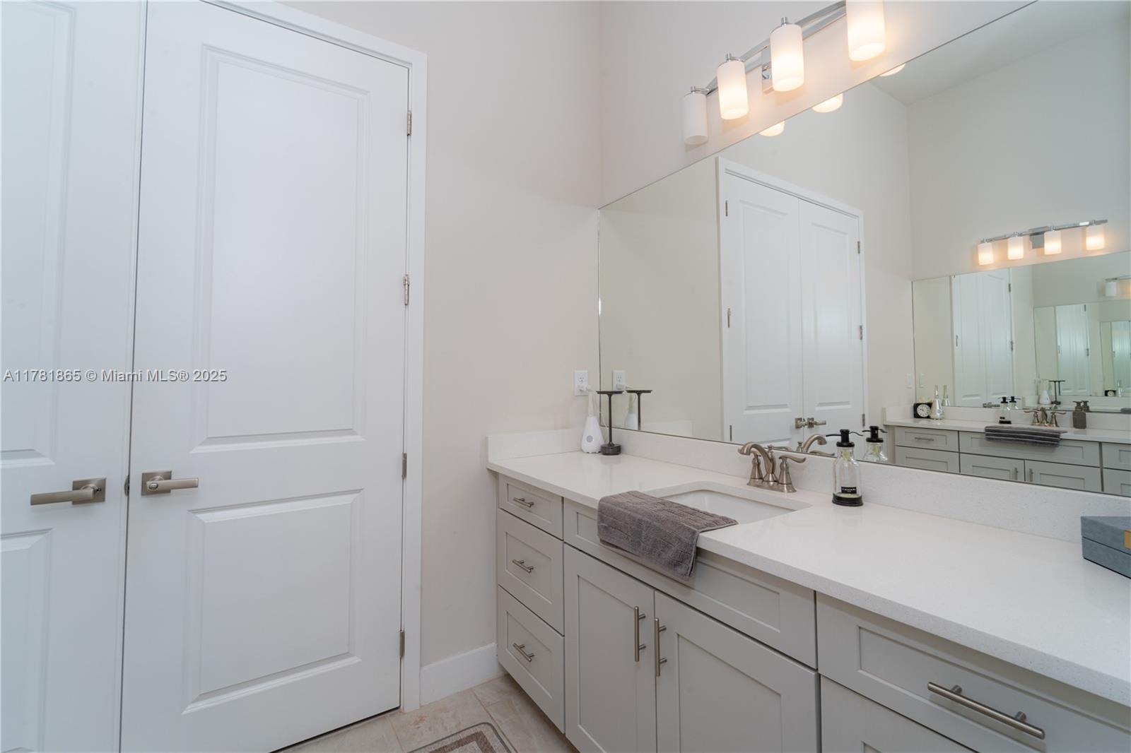 MCJUNKIN FARMS PLAT - Residential