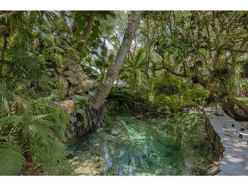 1 55 40   .97 AC FELIX PA - Residential