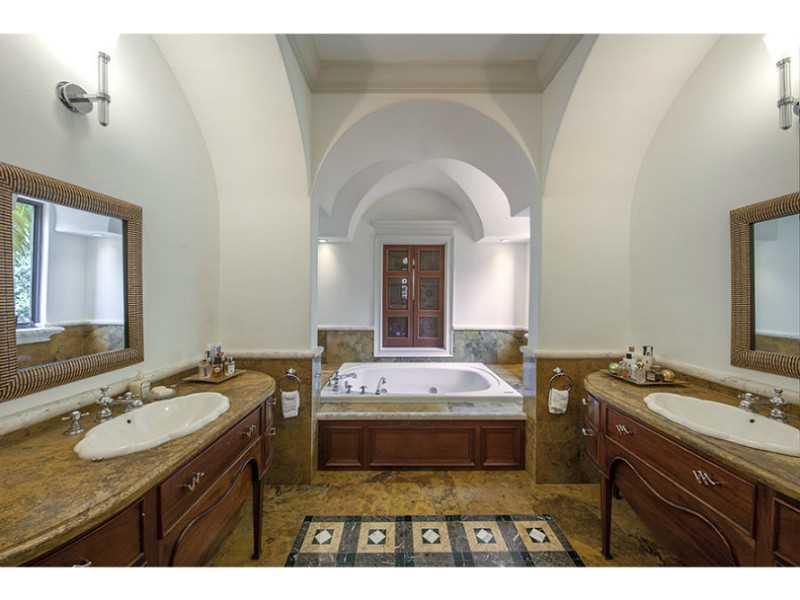1 55 40   .97 AC FELIX PA - Residential
