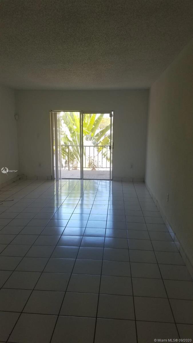 SPACIOUS 2-2 GREAT FOR INVESTOR, VERY EASY TO LEASE NO AGE RESTRICTION PETS ALLOWED-HAS A NICE BALCONY CONVENIENT LOCATION. SECTION 8 SELLER MOTIVATED "BRING YOUR OFFER"