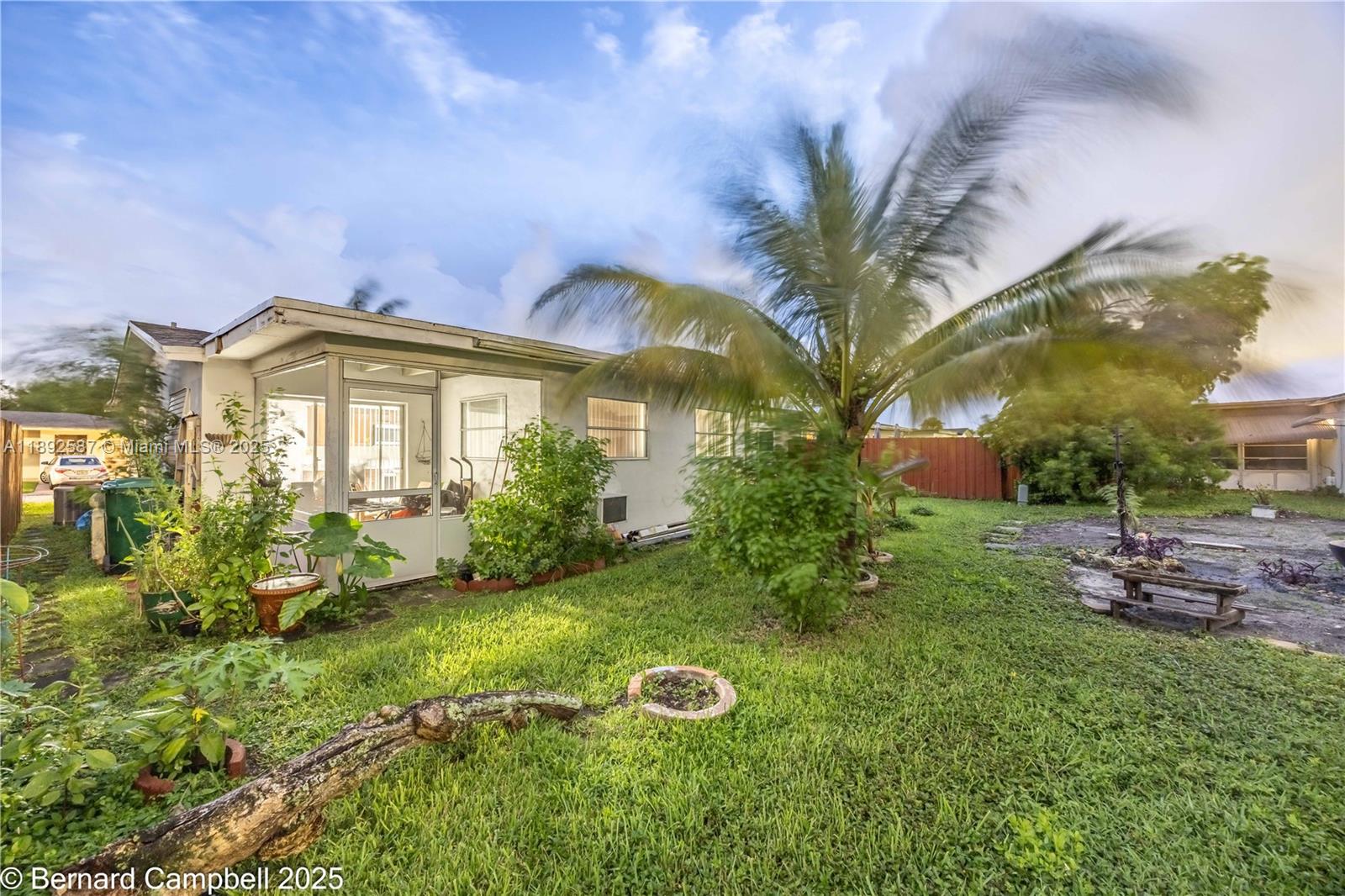 PARADISE GARDENS - Residential