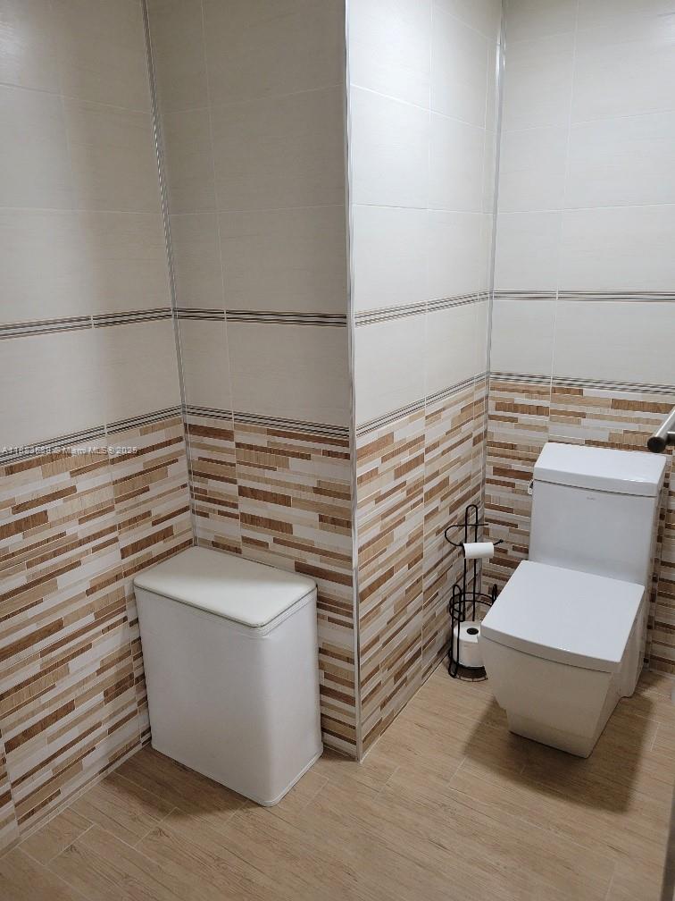 PLAZA TOWERS NORTH CONDO - Residential Lease