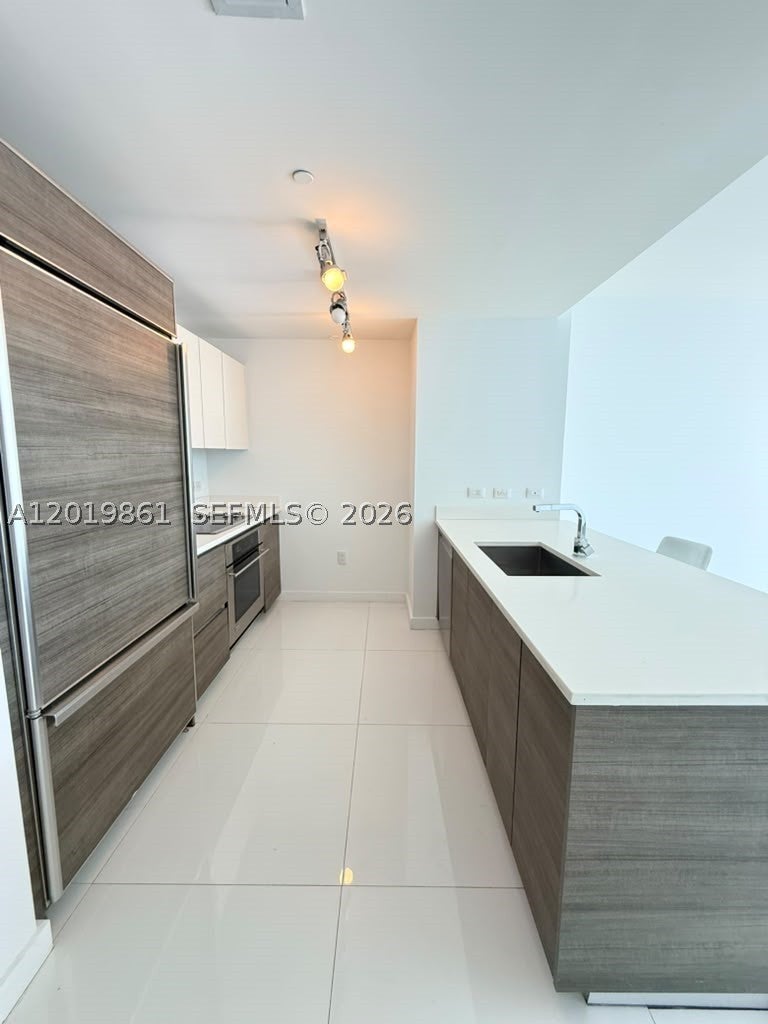 1100 S MIAMI AV 3302