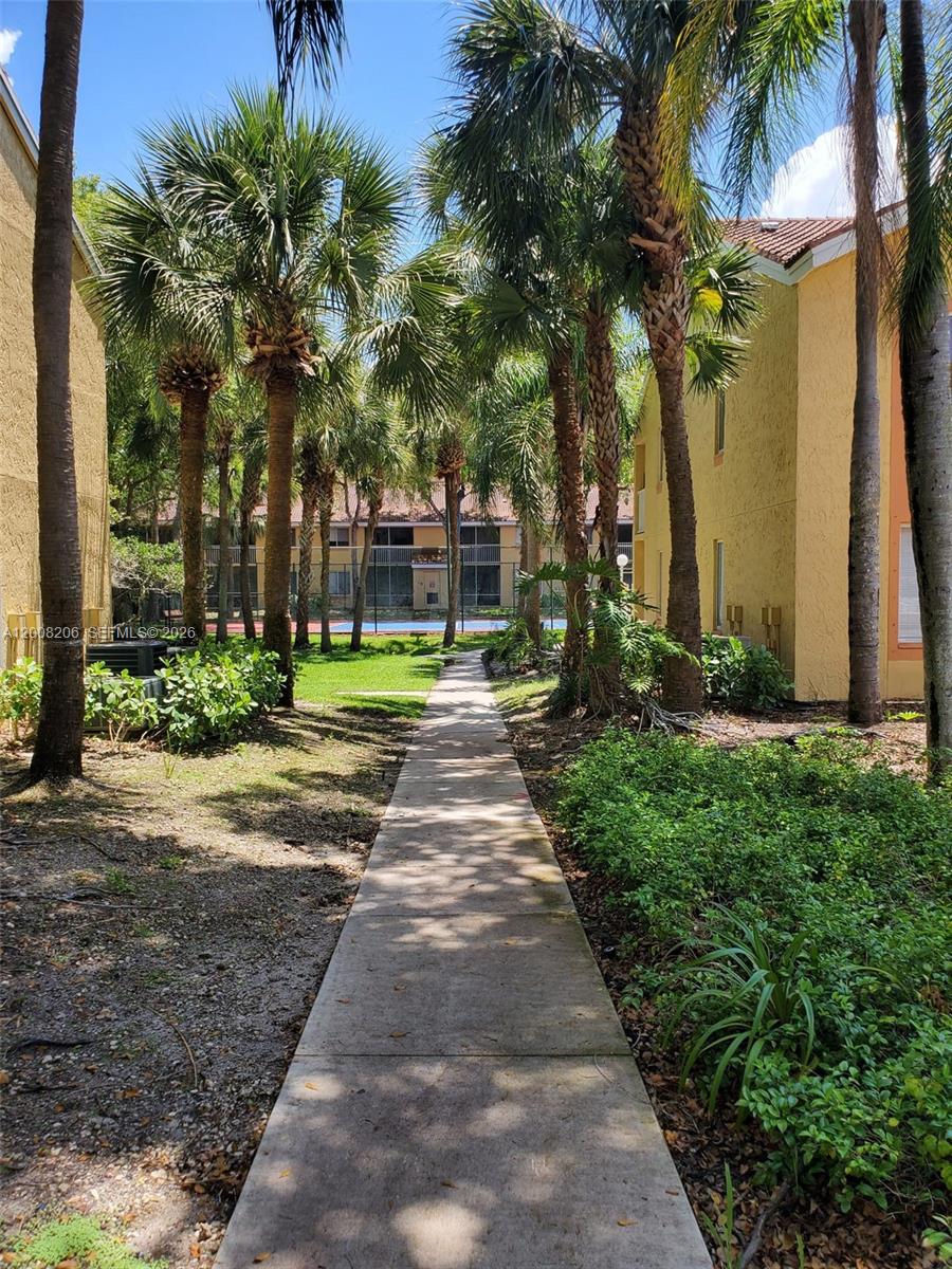 NAPOLI GARDENS AT CORAL S - Residential