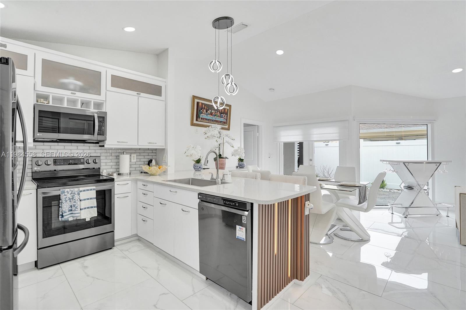 PEMBROKE LAKES SECTION EI - Residential Lease