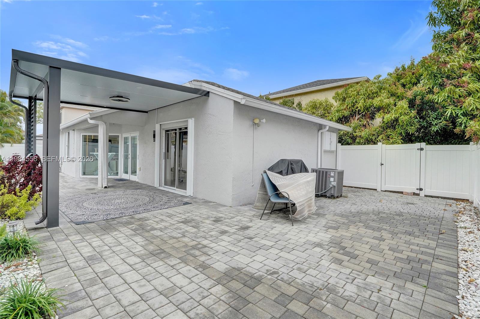 PEMBROKE LAKES SECTION EI - Residential Lease