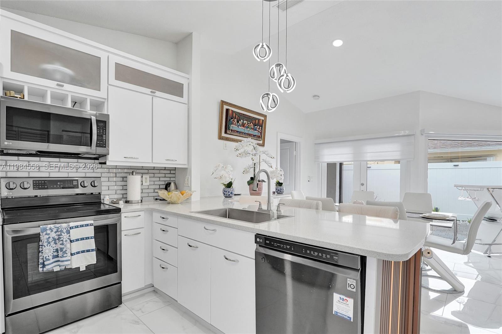 PEMBROKE LAKES SECTION EI - Residential Lease