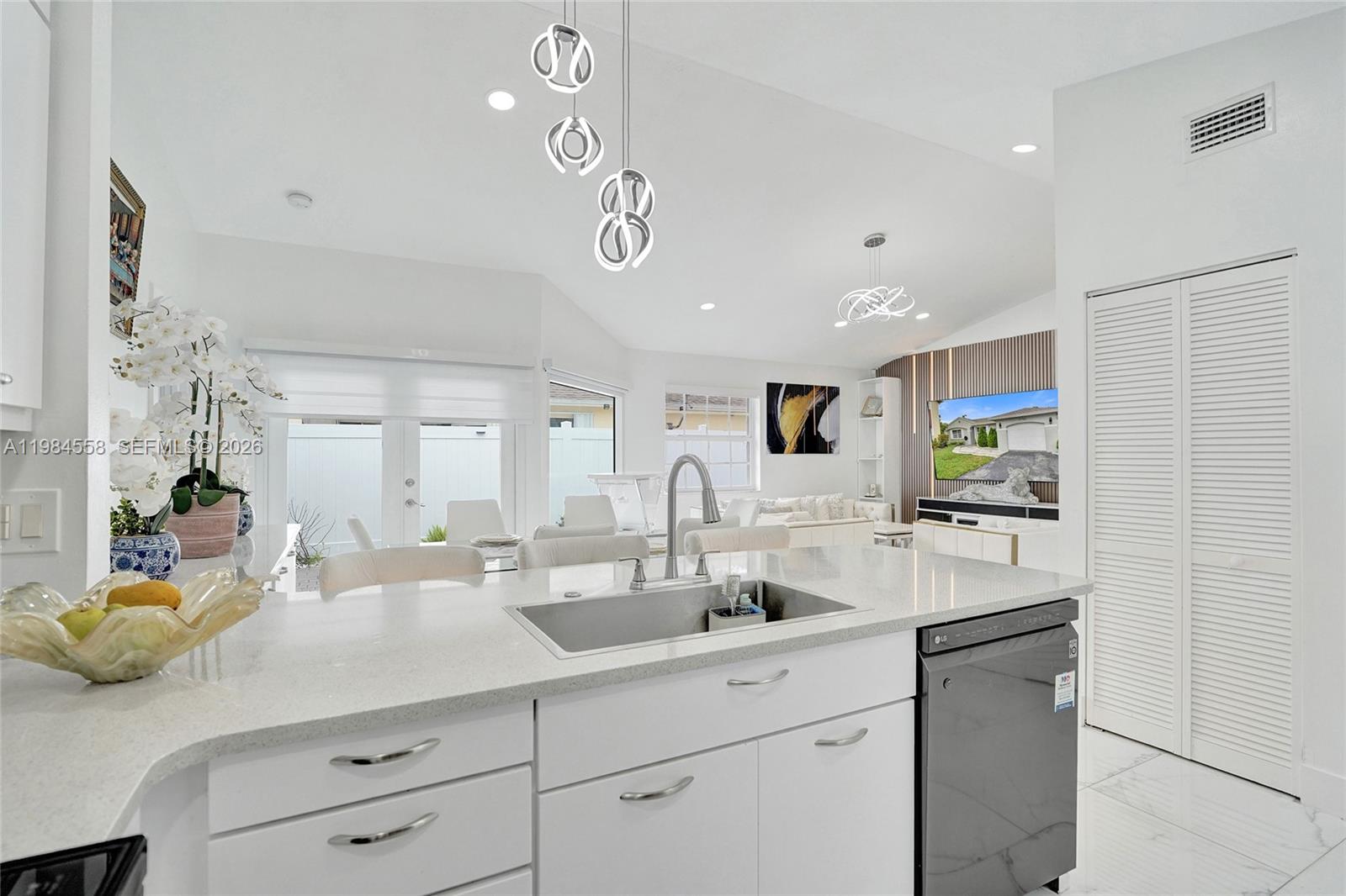 PEMBROKE LAKES SECTION EI - Residential Lease