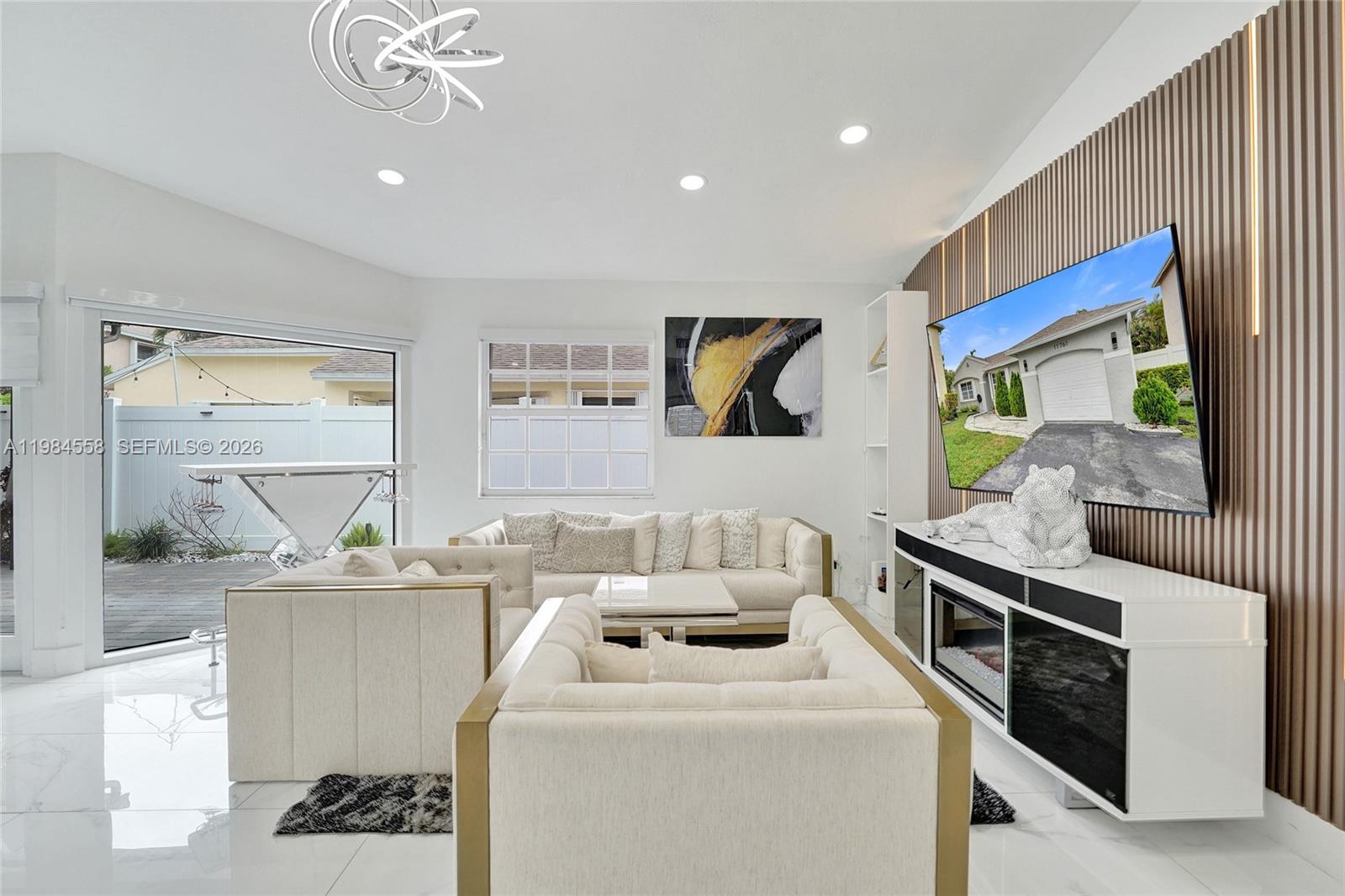 PEMBROKE LAKES SECTION EI - Residential Lease