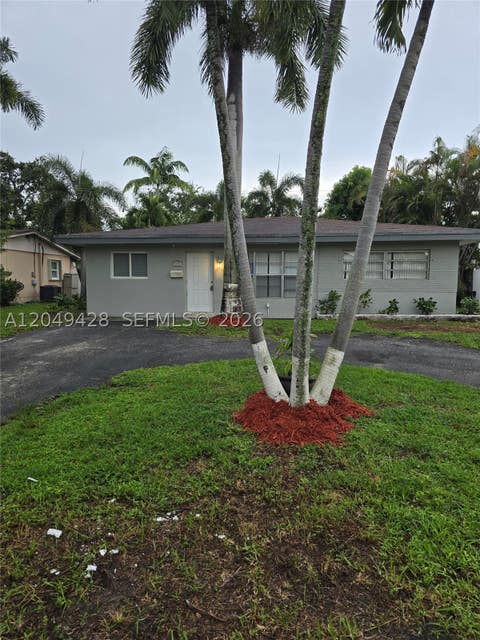 Photo of 2111 N 57th Terrace, Hollywood, FL 33021 (MLS # A12049428)