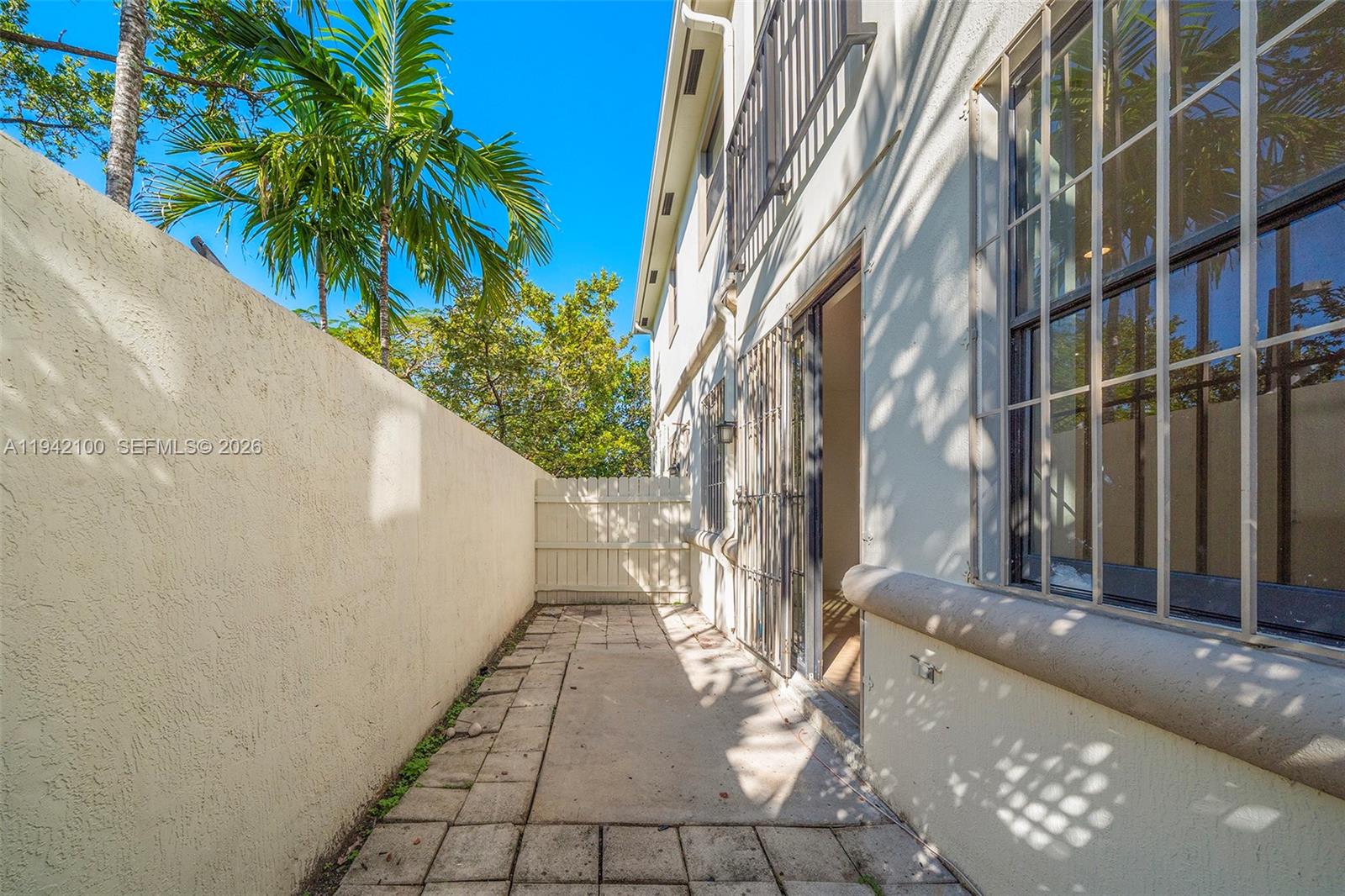 THOMAS ESTATES - Residential Lease