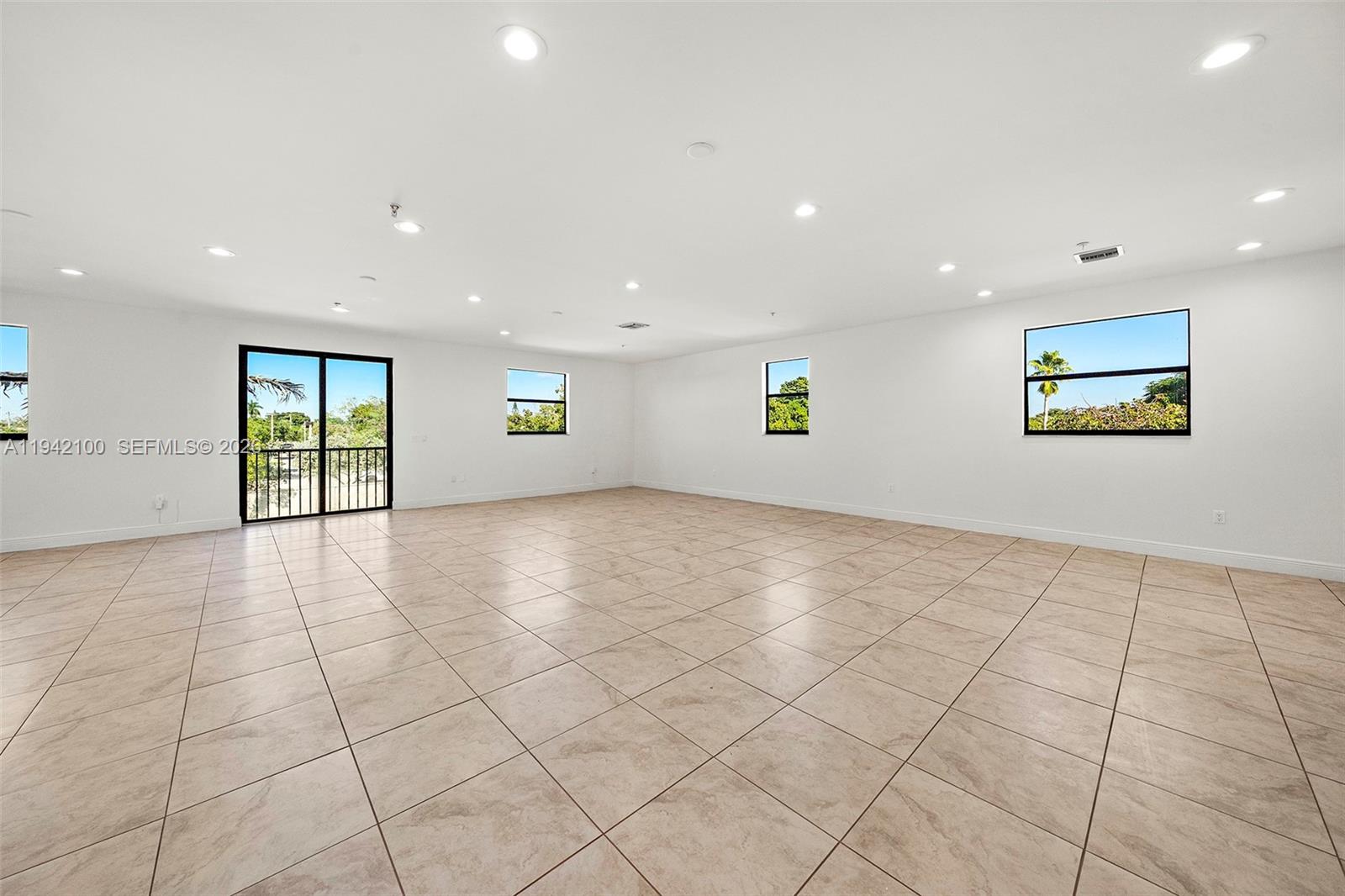 THOMAS ESTATES - Residential Lease