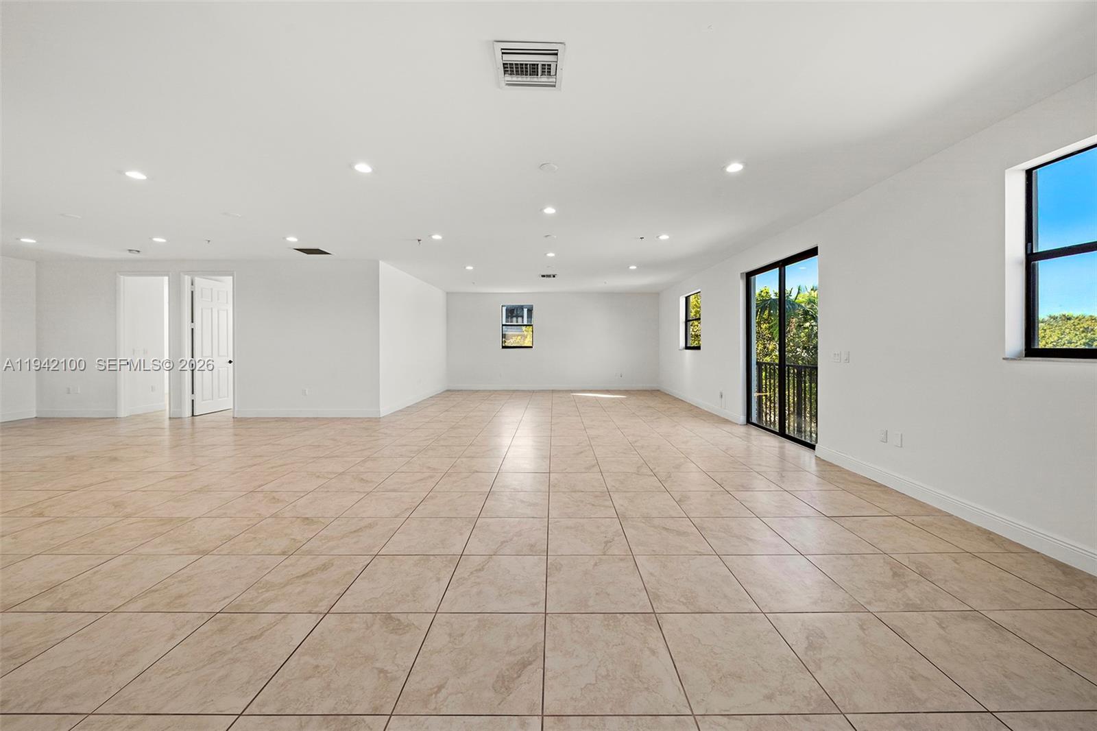 THOMAS ESTATES - Residential Lease