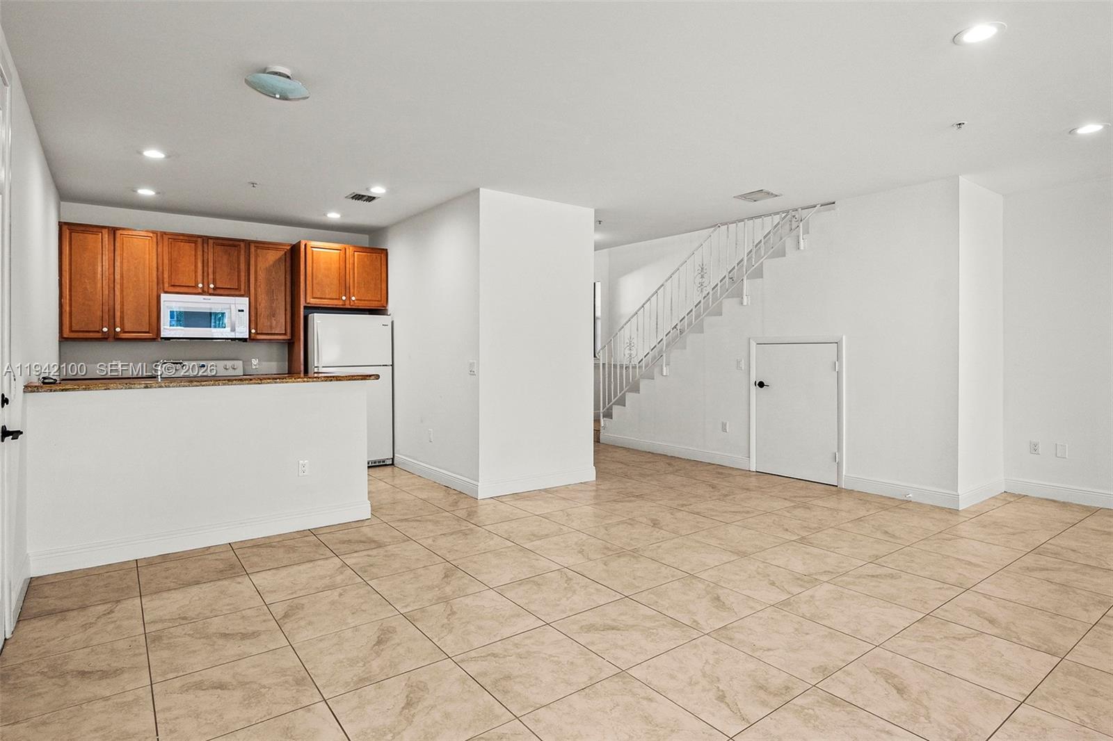 THOMAS ESTATES - Residential Lease