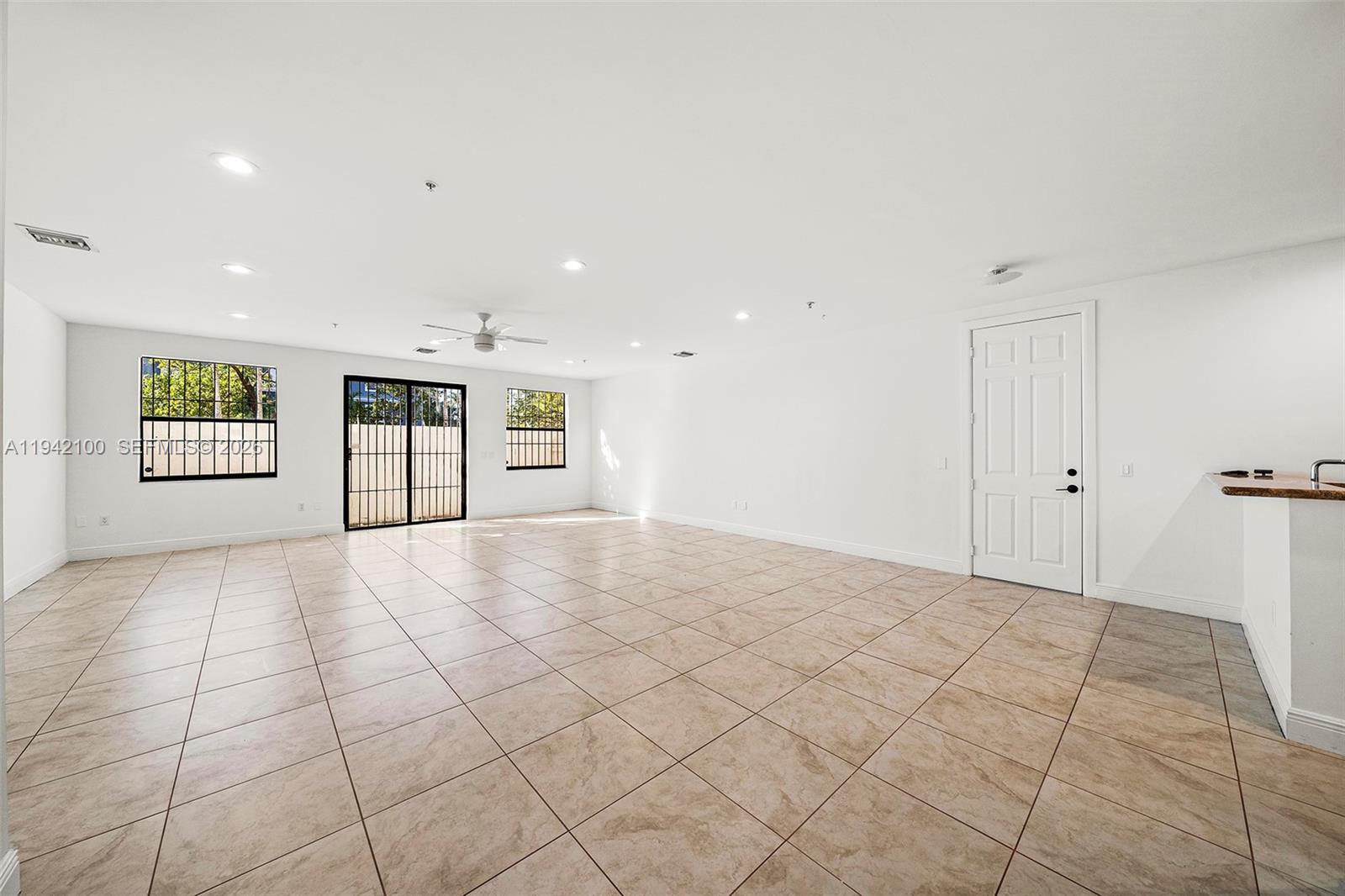 THOMAS ESTATES - Residential Lease