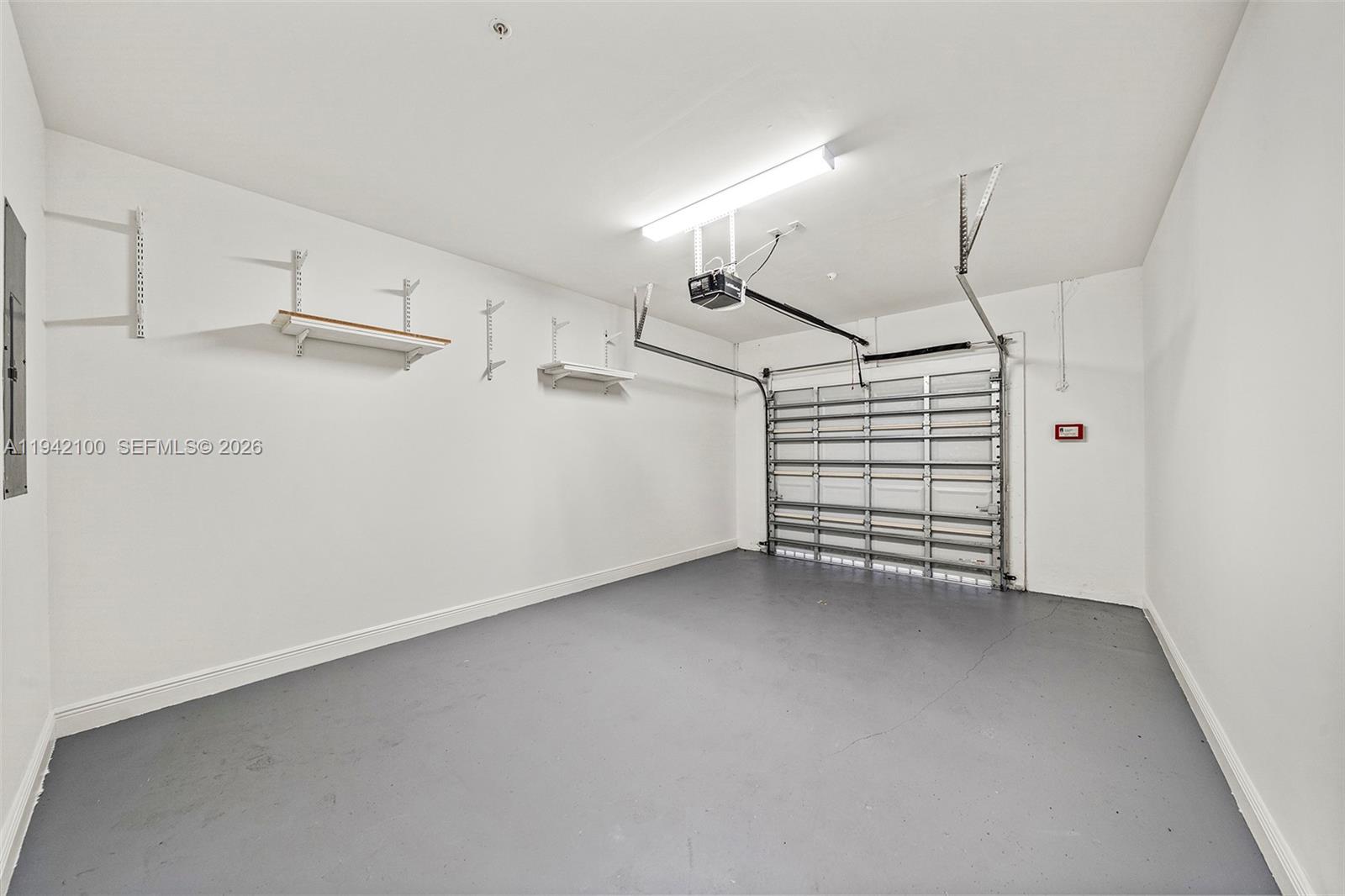 THOMAS ESTATES - Residential Lease