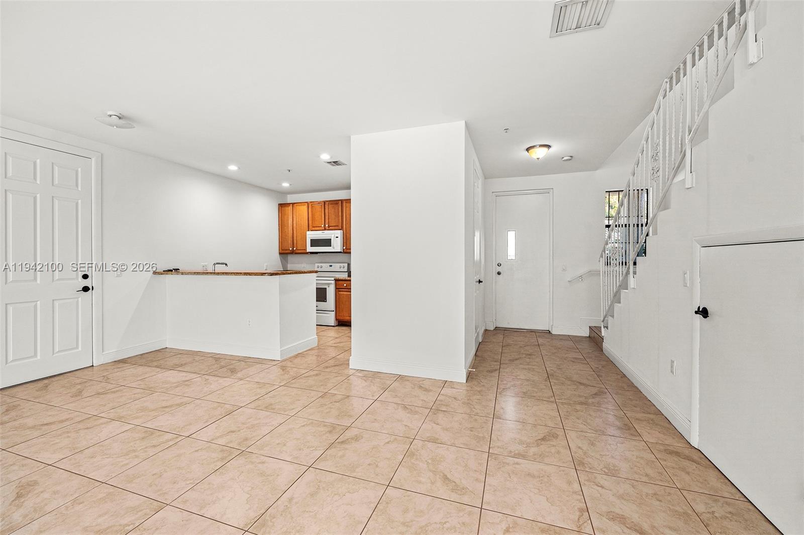 THOMAS ESTATES - Residential Lease