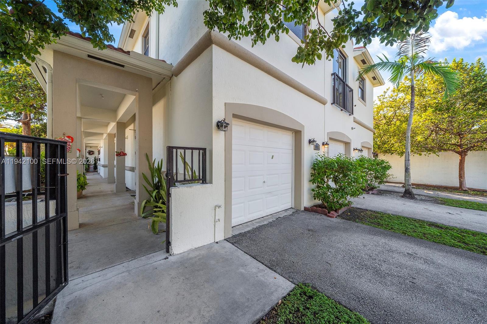 THOMAS ESTATES - Residential Lease