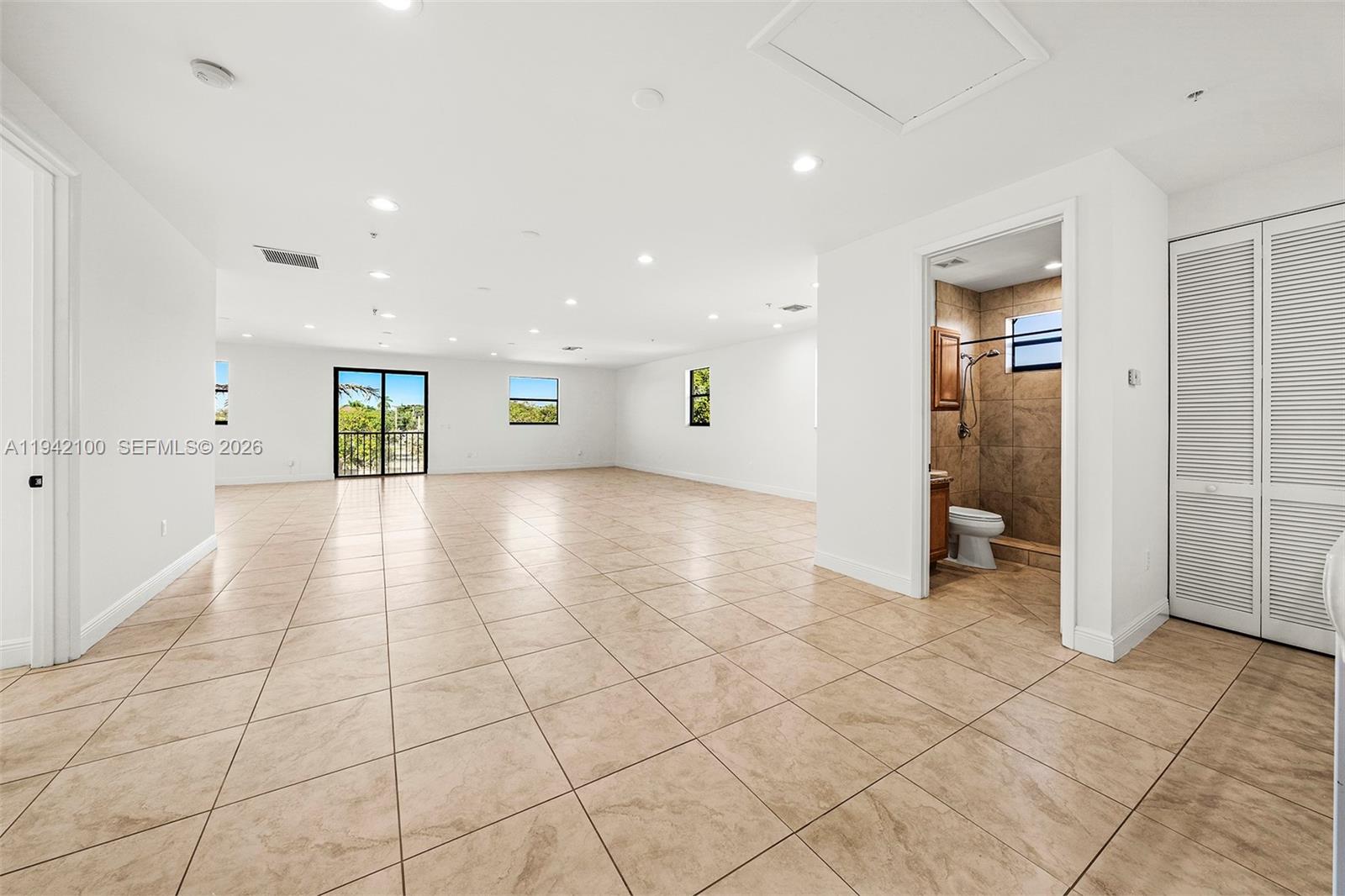 THOMAS ESTATES - Residential Lease