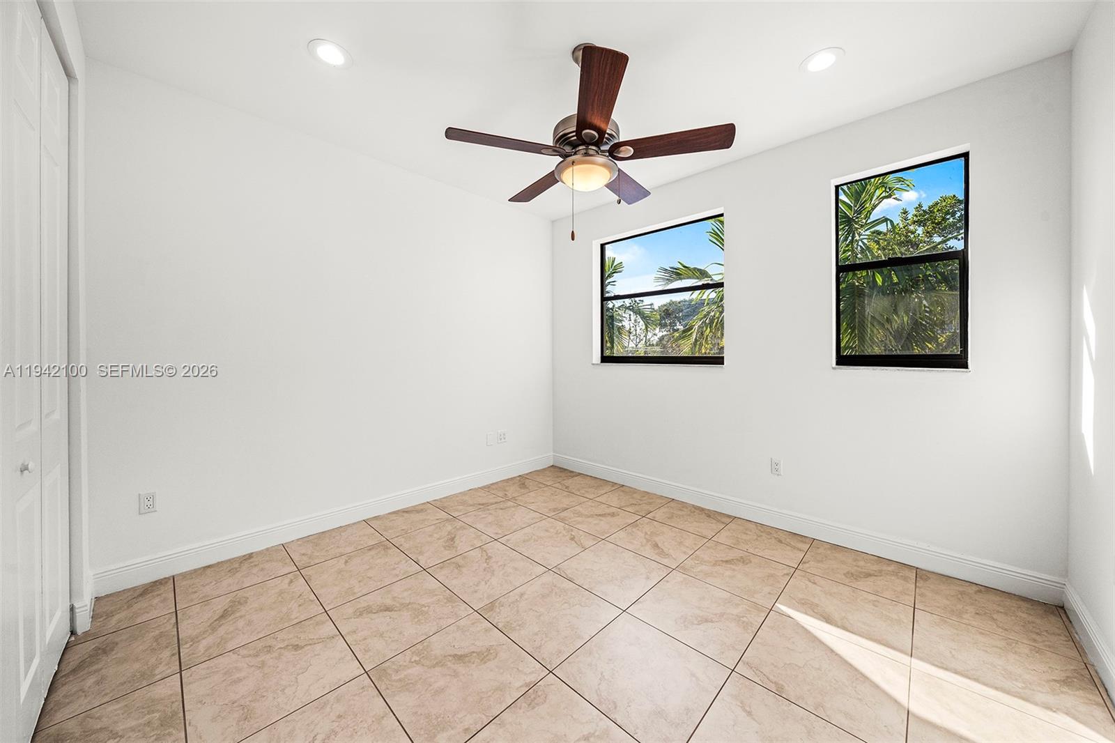 THOMAS ESTATES - Residential Lease