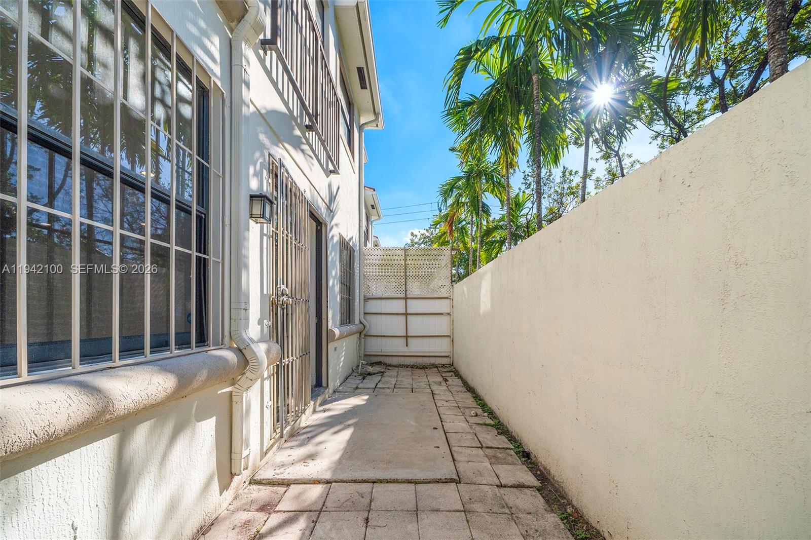 THOMAS ESTATES - Residential Lease