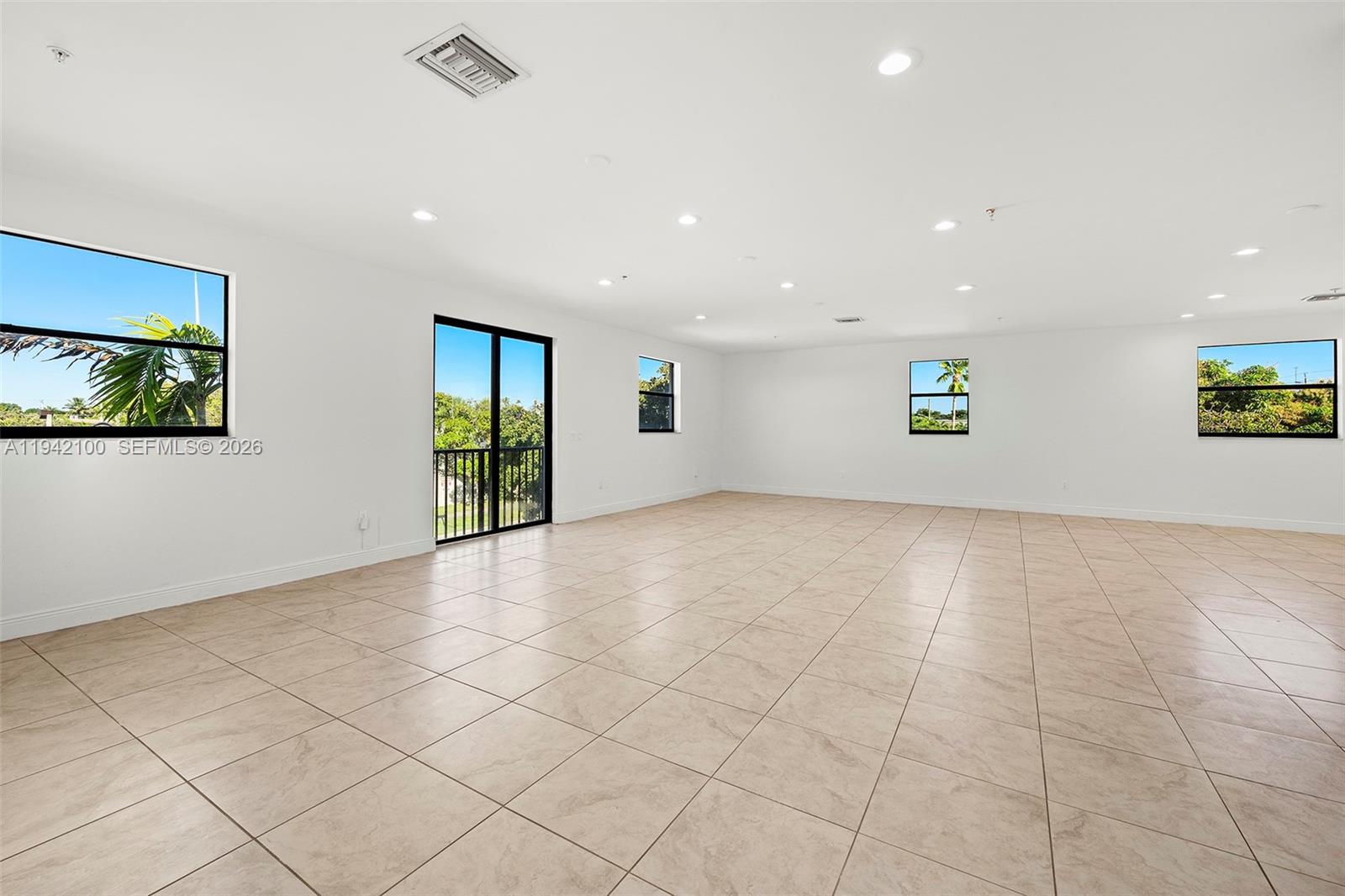 THOMAS ESTATES - Residential Lease