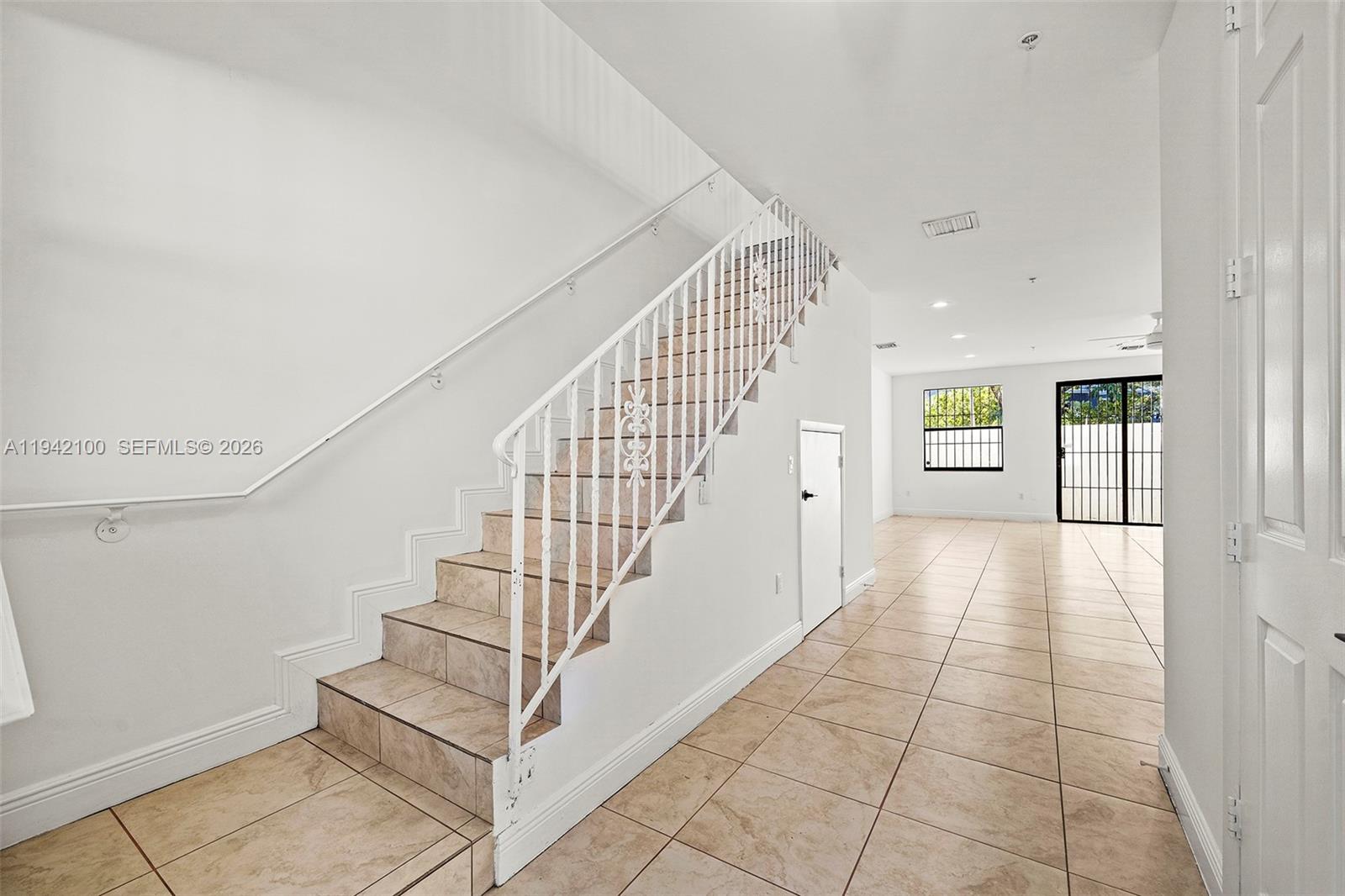 THOMAS ESTATES - Residential Lease