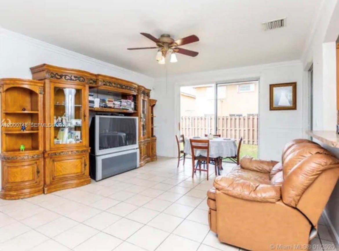 SPANISH LAKES 2ND ADDN - Residential