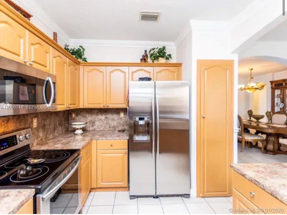 SPANISH LAKES 2ND ADDN - Residential