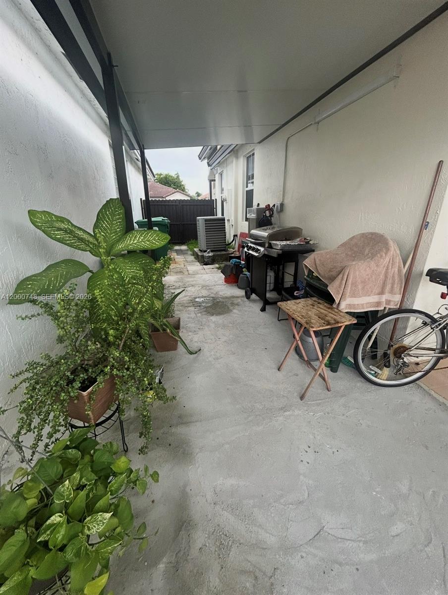 SPANISH LAKES 2ND ADDN - Residential