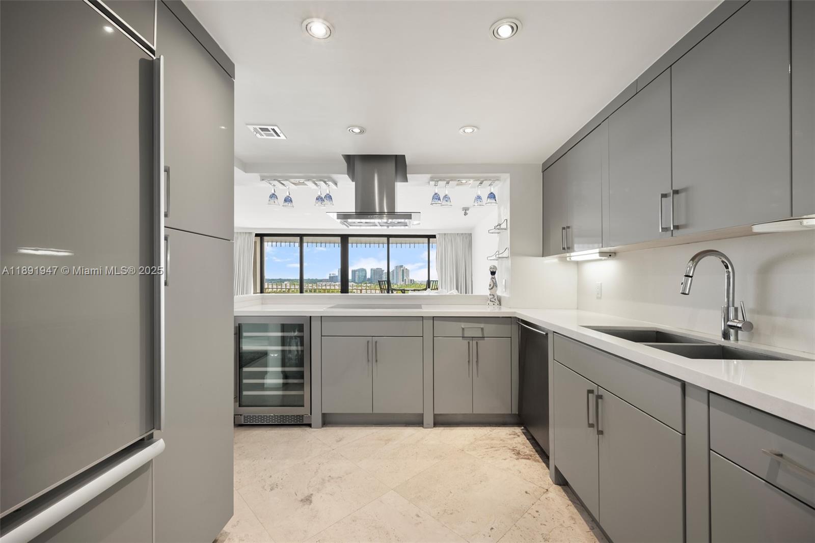 GROVE ISLE CONDO - Residential Lease