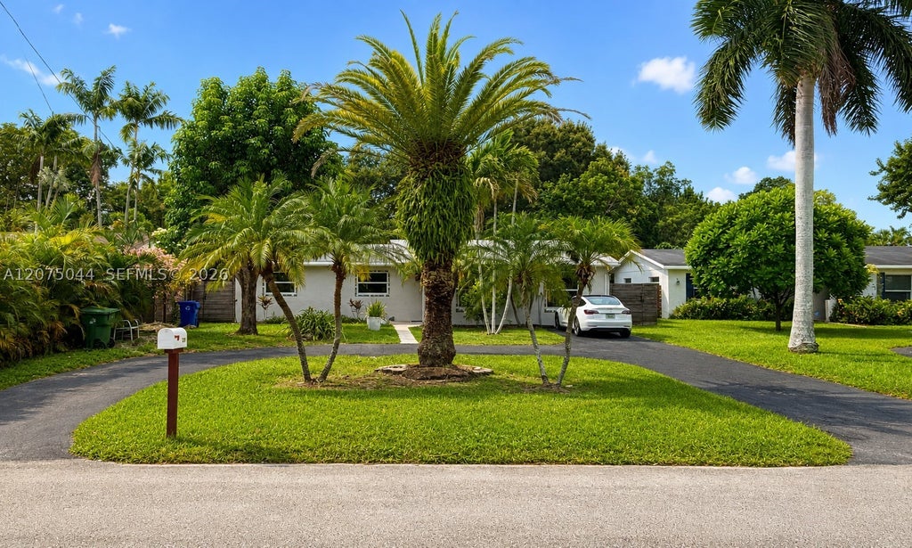 Photo of 1720 SW 4th St #1720, Fort Lauderdale, FL 33312 (MLS # A12075044)
