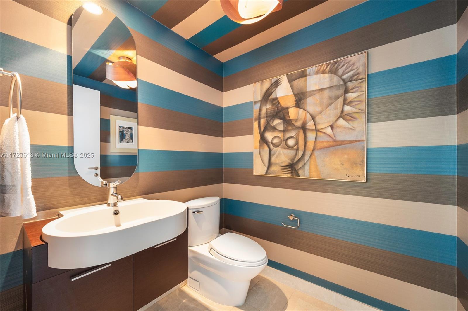GROVENOR HOUSE CONDO - Residential