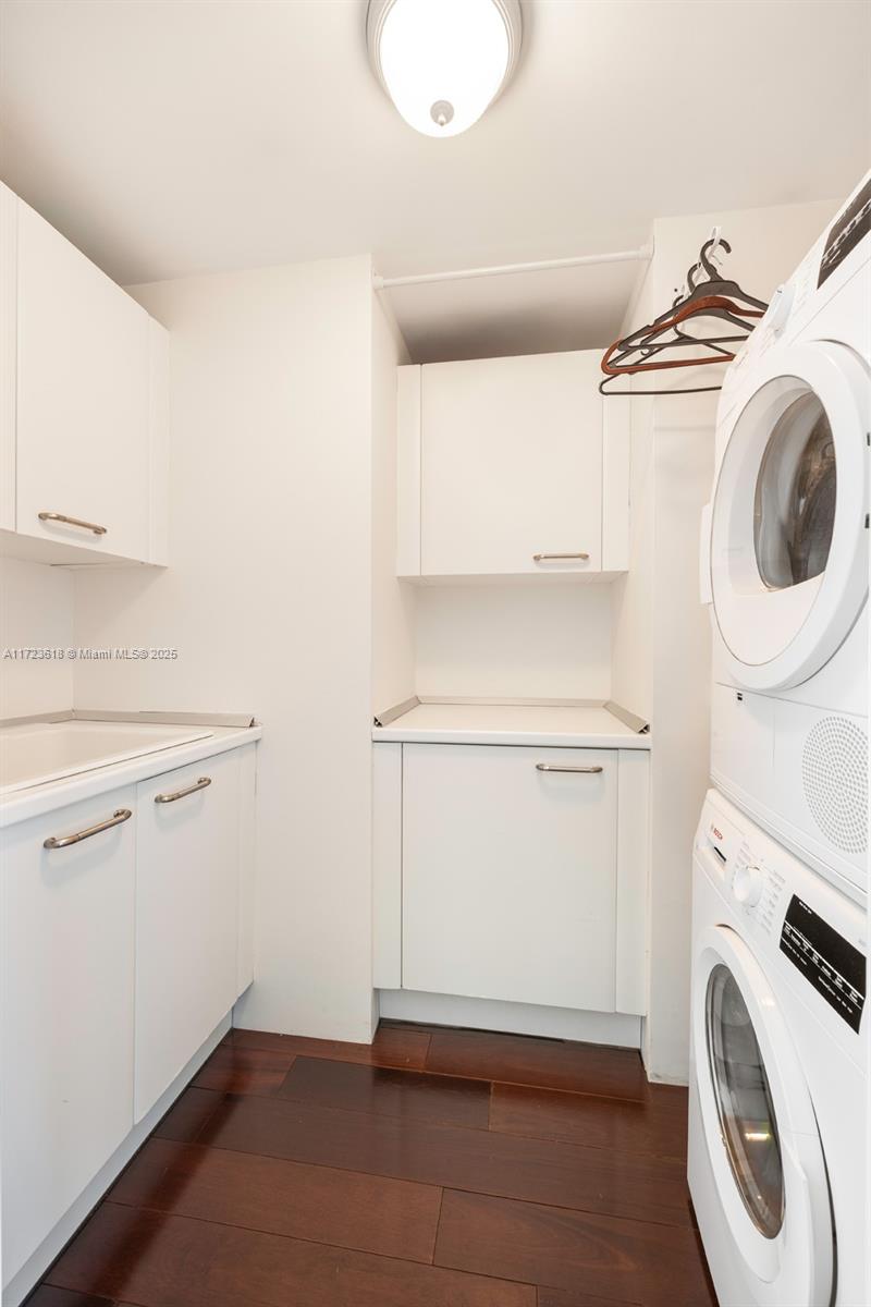 GROVENOR HOUSE CONDO - Residential