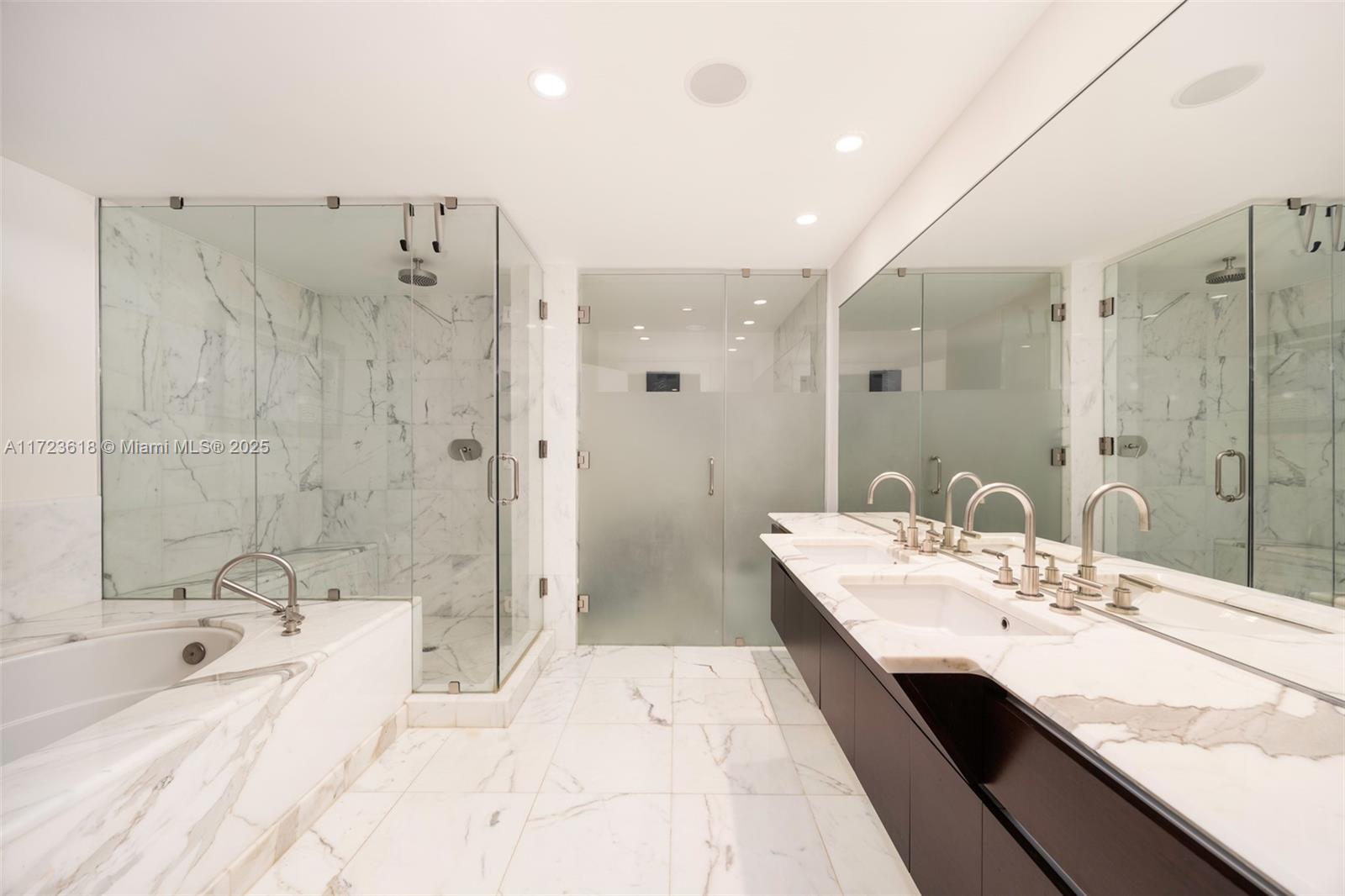 GROVENOR HOUSE CONDO - Residential