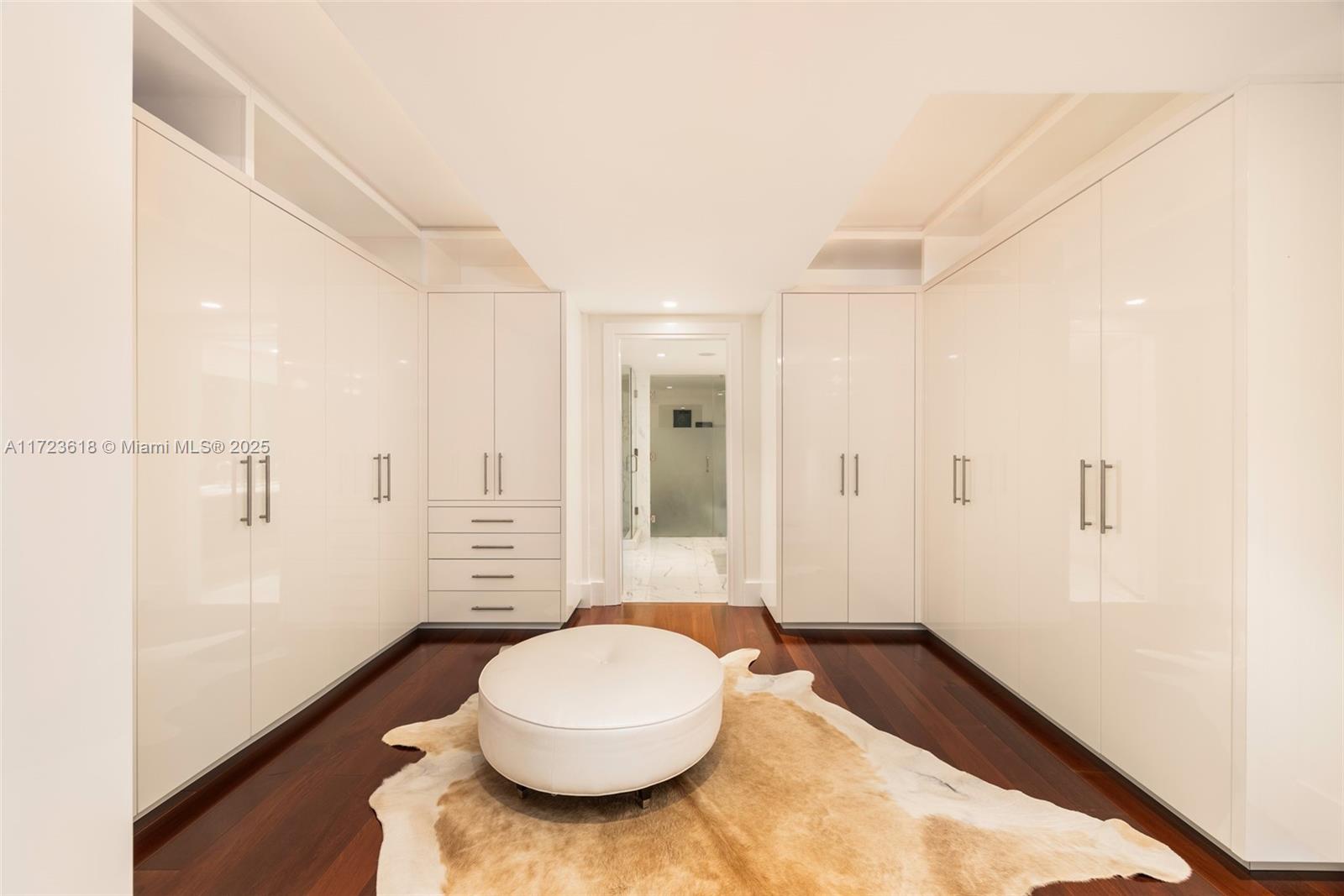 GROVENOR HOUSE CONDO - Residential