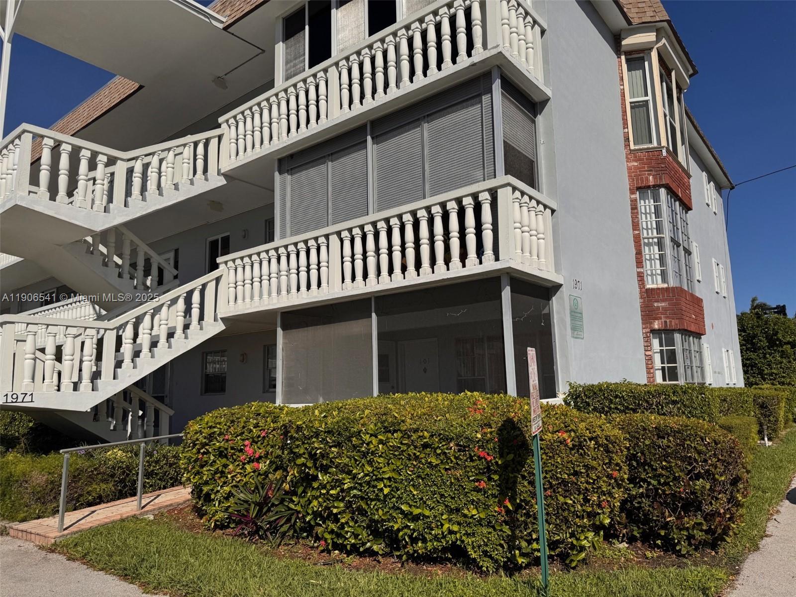 NORTH HAMPTON COURT CONDO - Residential Lease