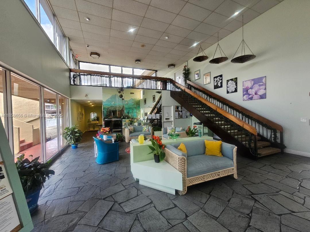 POLYNESIAN GARDENS CONDOM - Residential