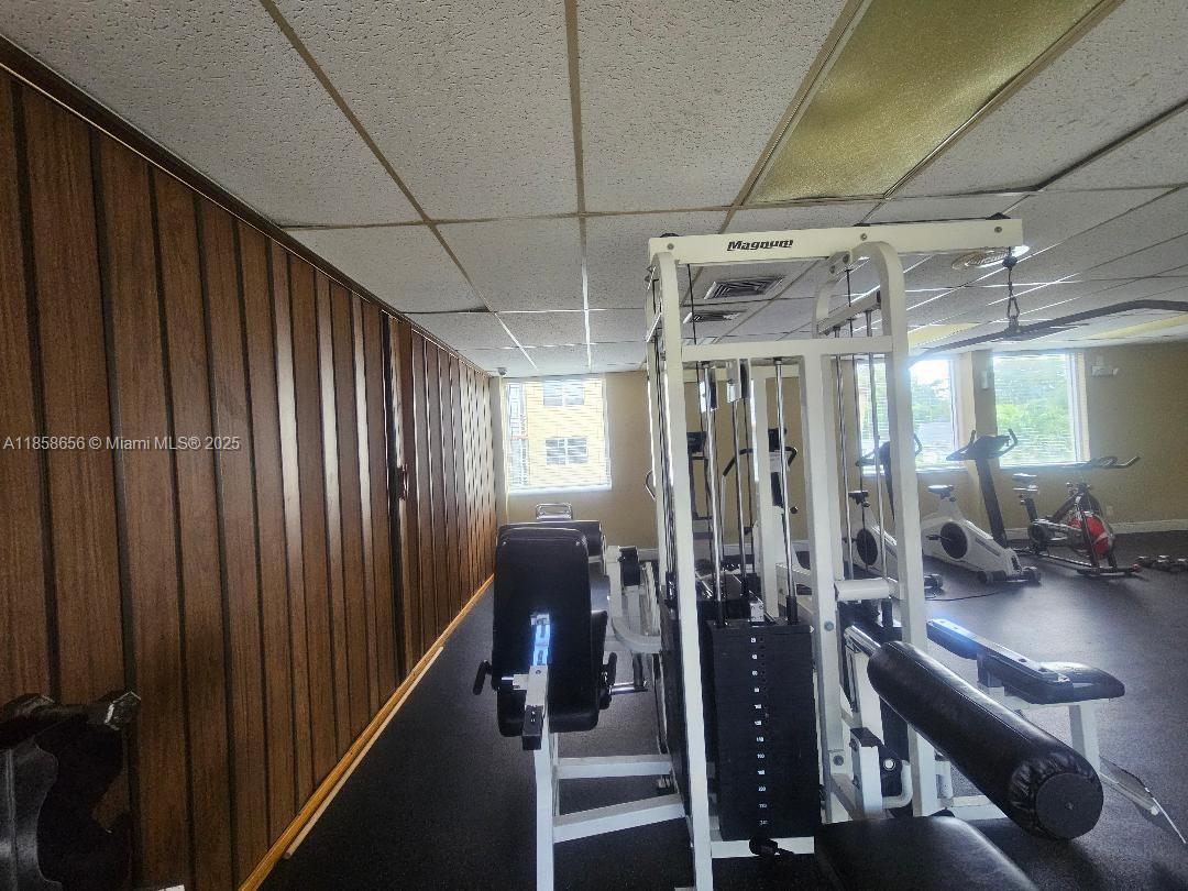 POLYNESIAN GARDENS CONDOM - Residential