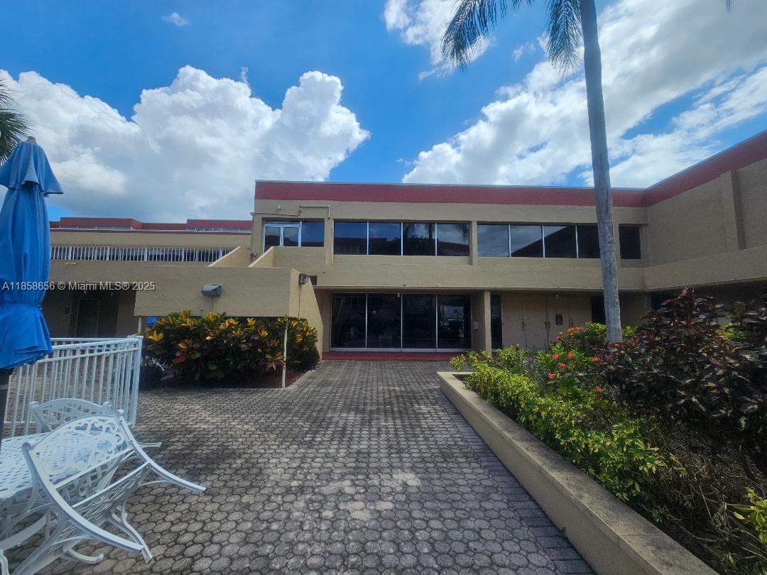 POLYNESIAN GARDENS CONDOM - Residential