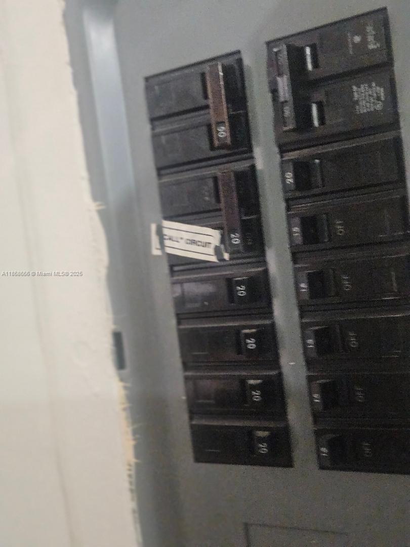 POLYNESIAN GARDENS CONDOM - Residential