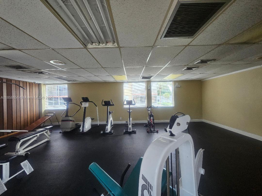 POLYNESIAN GARDENS CONDOM - Residential