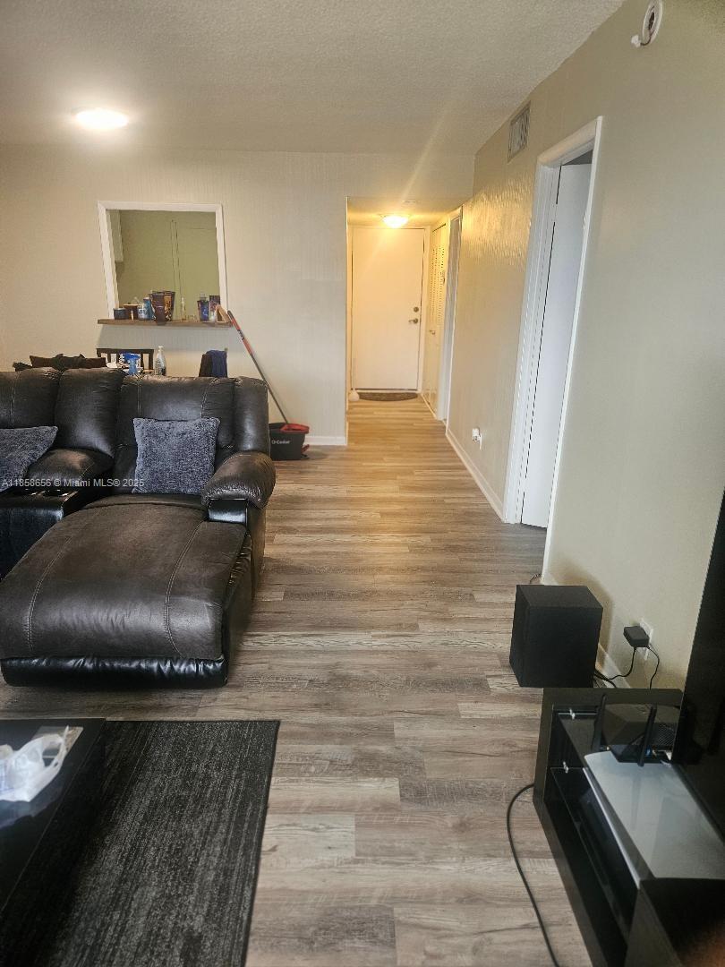 POLYNESIAN GARDENS CONDOM - Residential